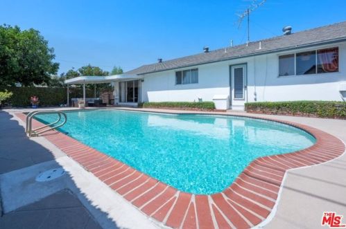 1520 Harle Pl, Anaheim CA  92802-2510 exterior