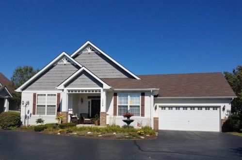 1724 Devonshire Ln, Joliet, IL 60404-8177