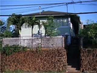 2506 School St, Honolulu HI  96819-2519 exterior