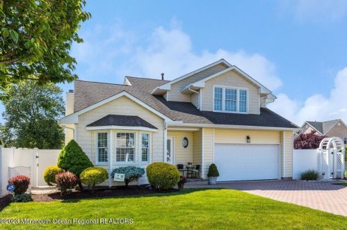 2226 Briarwood Ln, Point Pleasant Beach, NJ 08742-5153