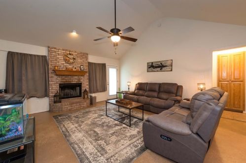 214 Linda St, Aubrey, TX 76227-4615