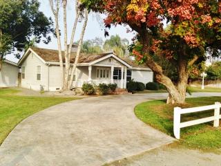 2262 Prosperity Ave, Tulare, CA 93274-7208