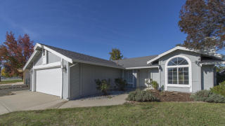 3310 Auburn Dr, Redding, CA 96001-3491