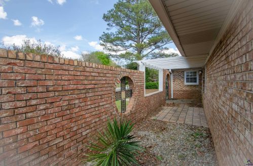 122 Valencia Cir, Lithonia, GA 31028-1338