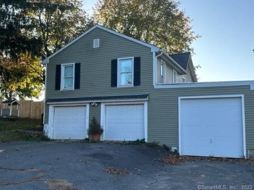 1555 Main St, Woodbury, CT 06798-1813
