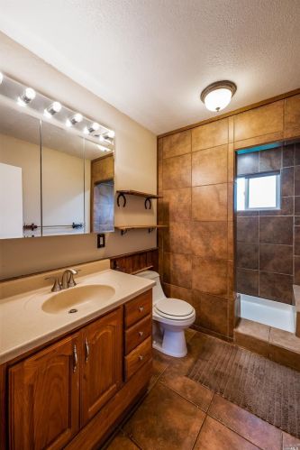 3990 Eastside Calpella Rd, Ukiah CA  95482-9559 exterior