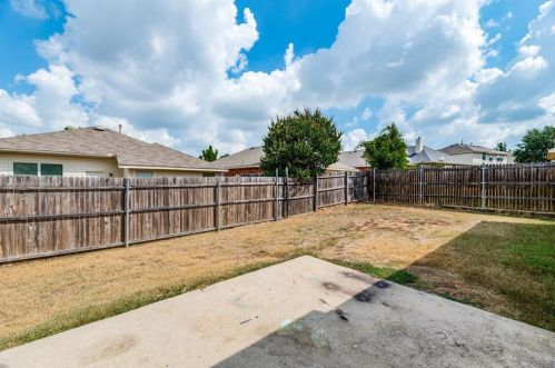1233 Mountain Air Trl, Fort Worth TX  76131-5446 exterior