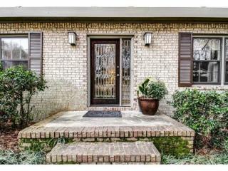 2752 Cravey Dr, Atlanta, GA 30345-1418