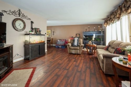 7435 Princeton Circle Dr, Hanover Park, IL 60133-2660