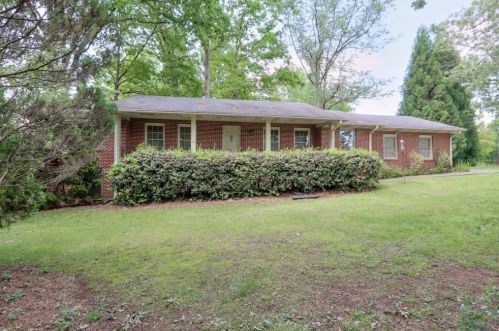 459 Old Canton Rd, Marietta, GA 30068-3267