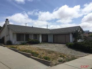 288 Vega Ave, Lompoc, CA 93436-1243