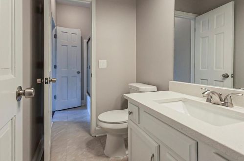810 Mabry Rd, Atlanta GA  30328-2662 exterior