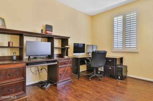 735 Eisenhower Way, Simi Valley CA 93065-8361 exterior