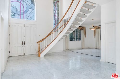 942 Harvard St, Santa Monica, CA 90403-2208
