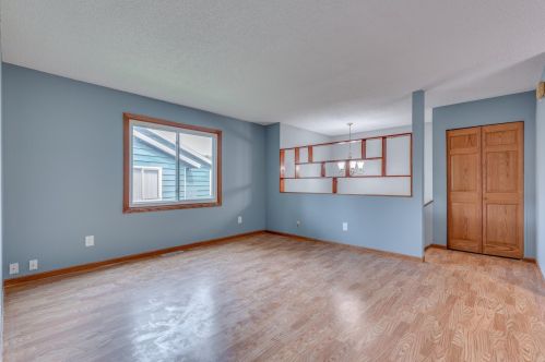 4464 Cinnamon Ridge Trl, Saint Paul MN  55122-2385 exterior