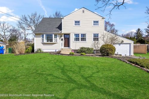 5 June Ter, Middletown, NJ 07748-1514