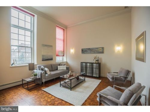 211-25 4th St, Philadelphia, PA 19106