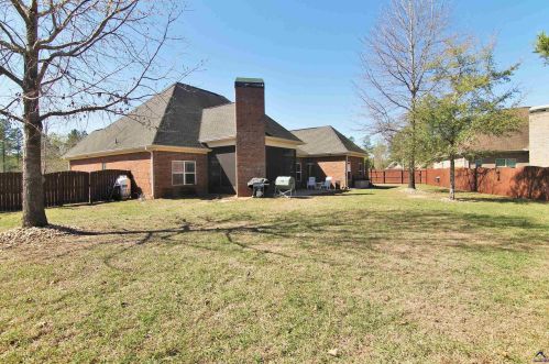 2074 Hiwassee Dr, Bonaire GA  31005-2507 exterior