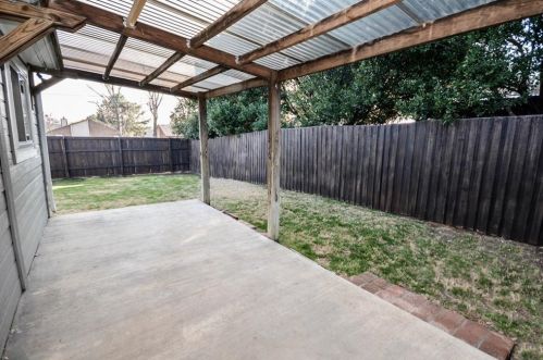 2708 Oak Trl, Carrollton TX  75007-5810 exterior