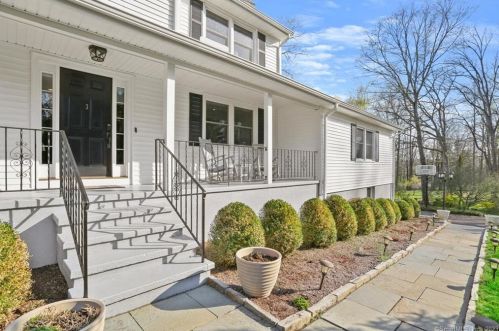 3 Mohackemo Dr, Norwalk, CT 06850-1303