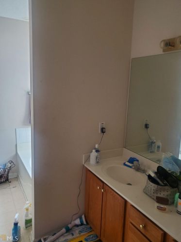 4269 Goldleaf Ter, Rex, GA 30273-1568