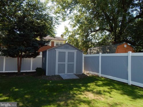 32 Amsterdam Rd, Trenton NJ 08620-1902 exterior