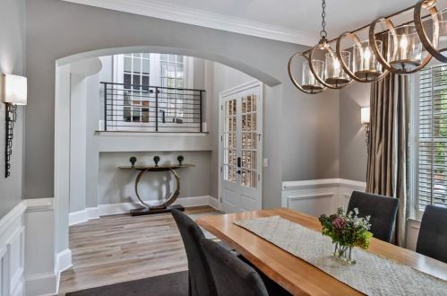 800 Lake Summit Dr, Atlanta GA  30342-1975 exterior