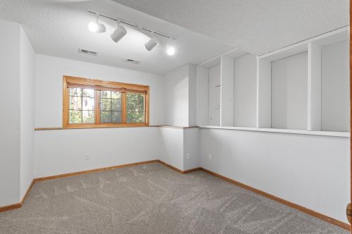 15864 Garden View Ct, Saint Paul MN  55124-7015 exterior