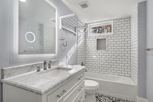 746 Monaco Pkwy, Denver CO  80220-6041 exterior
