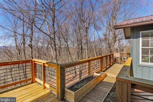 1034 Toms Knob Approach, Lost City WV 26810-8428 exterior