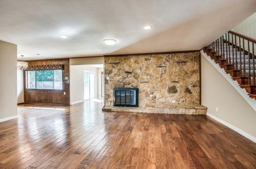 816 Glenview Dr, Irving TX  75061-2318 exterior