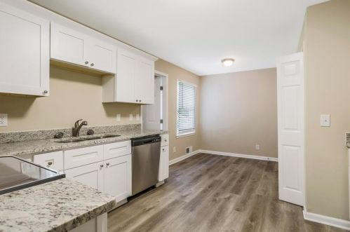 246 Bridgewood Dr, Conyers GA  30094-4206 exterior