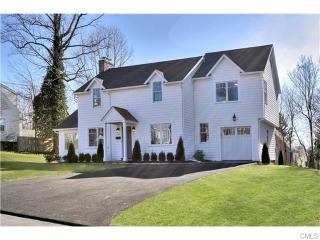 257 Alberta St, Fairfield, CT 06825-1510