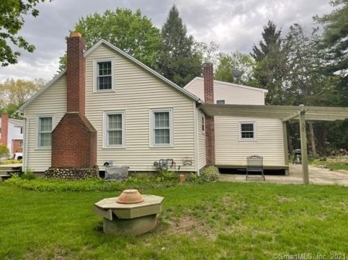1 Woewassa Ln, Farmington, CT 06032-1038