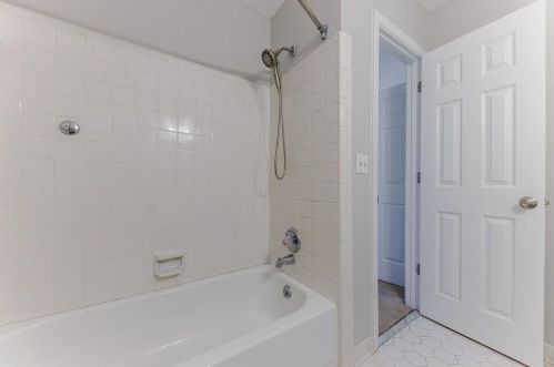 866 Lenox Oaks Cir, Atlanta GA  30324-2839 exterior