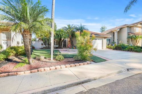 1756 Club Heights Ln, Vista, CA 92081-8720