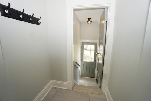 5082 Grandview Pl, Cincinnati OH  45212-2232 exterior