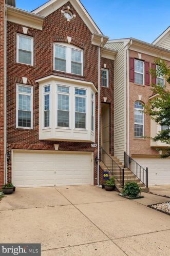 1516 Artillery Ter, Leesburg, VA 20176-6624