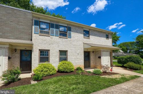 97 Valleybrook Dr, Lancaster PA  17601-4612 exterior