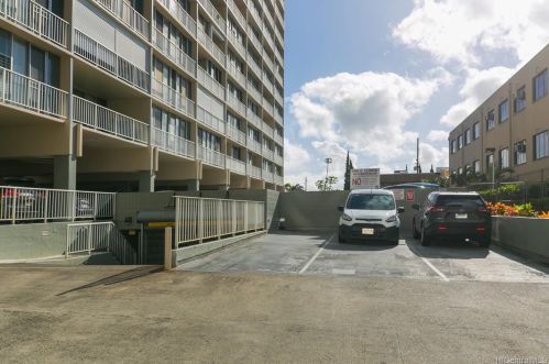 1215 Alexander St, Honolulu HI  96826-1237 exterior