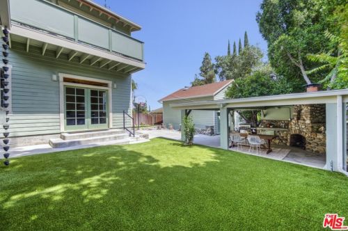 2832 Mayfield Ave, Glendale CA 91214-3816 exterior