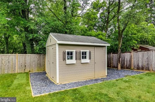 10706 Blossom Ln, Silver Spring MD 20903-1001 exterior