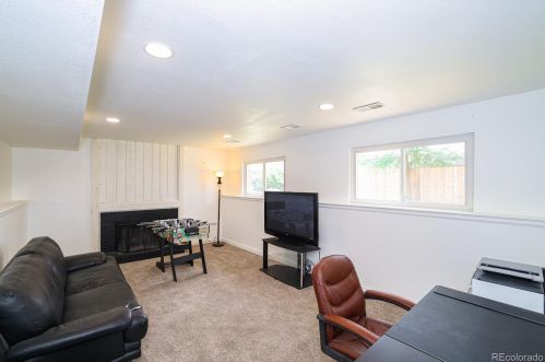 978 Salida St, Denver CO  80017-3205 exterior