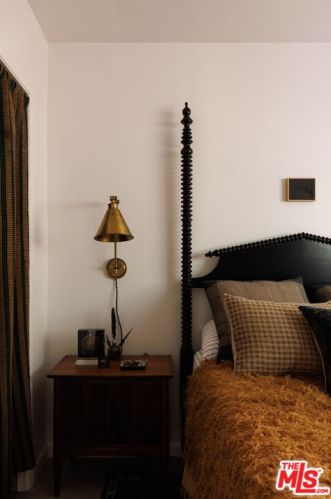 1330 Columbia Dr, Glendale CA  91205-3504 exterior