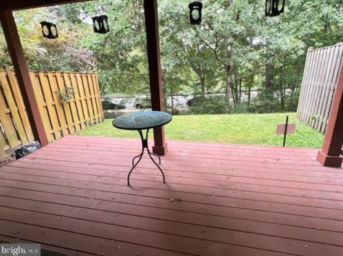 8915 Grandstaff Ct, Springfield VA  22153-1145 exterior