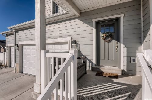6544 Haven Maple Dr, Taylorsville, UT 84081-4162