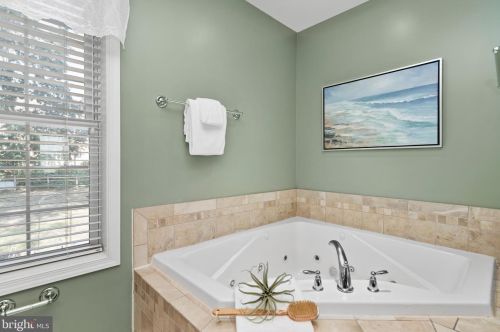 276 Pne Crk Dr, Carlisle PA  17013-9611 exterior