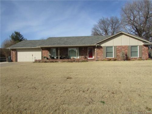 2816 Hayes St, Muskogee, OK 74403-3927