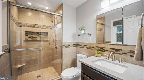 13 Rosalind Dr, Trenton NJ  08648-3245 exterior