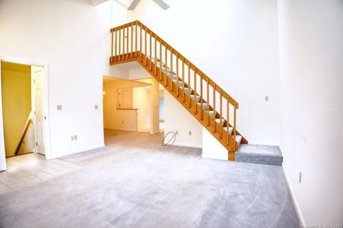 31 Highland Dr, Upper Stepney, CT 06468-1460